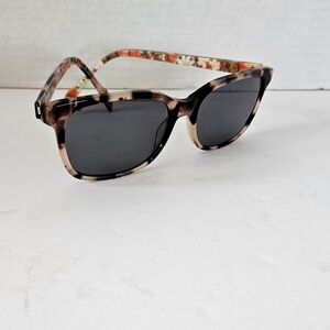 Vera Bradley Charlene sunglass frames‎